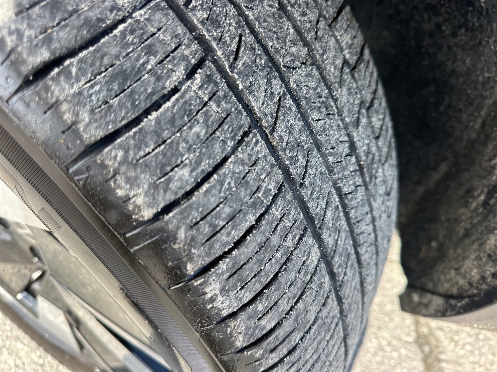 Used 2025 Volkswagen Atlas Cross Sport SE image 32