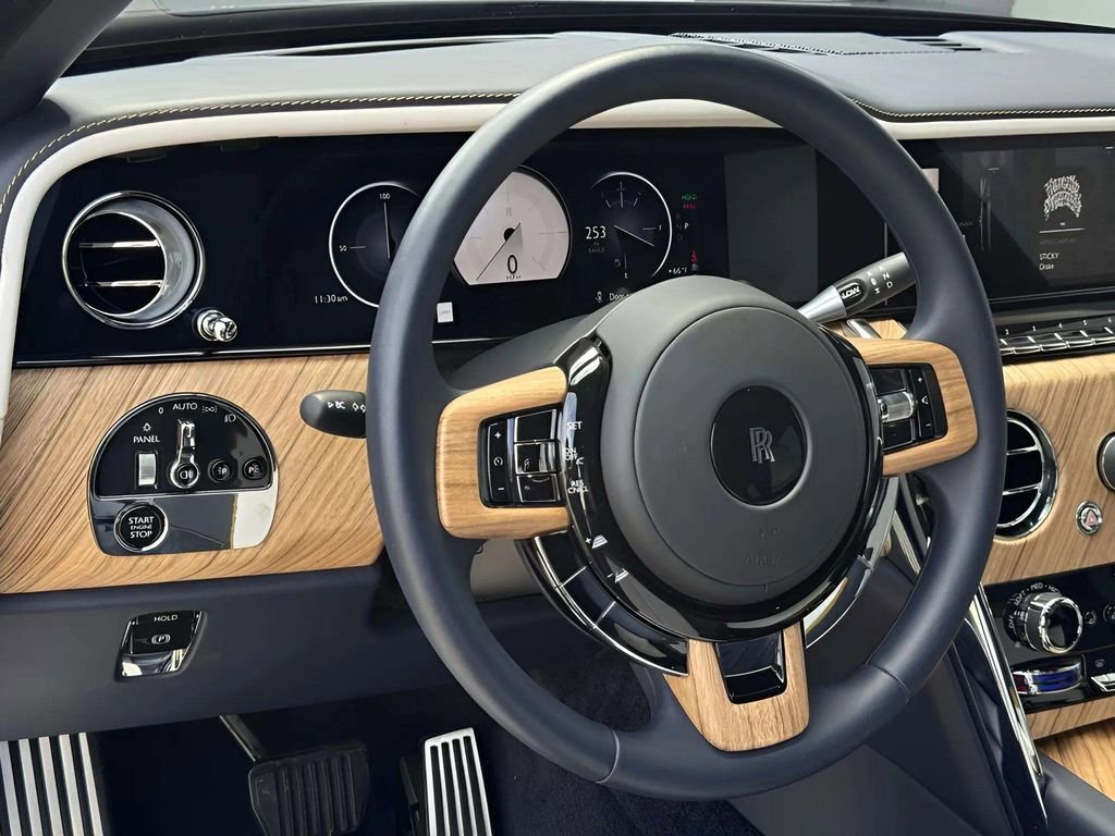 New 2025 Rolls-Royce Cullinan image 19