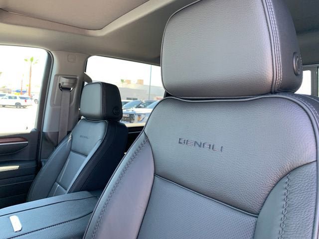 New 2026 GMC Sierra 2500 Denali w/ Denali Reserve Package AWD/4WD image 21