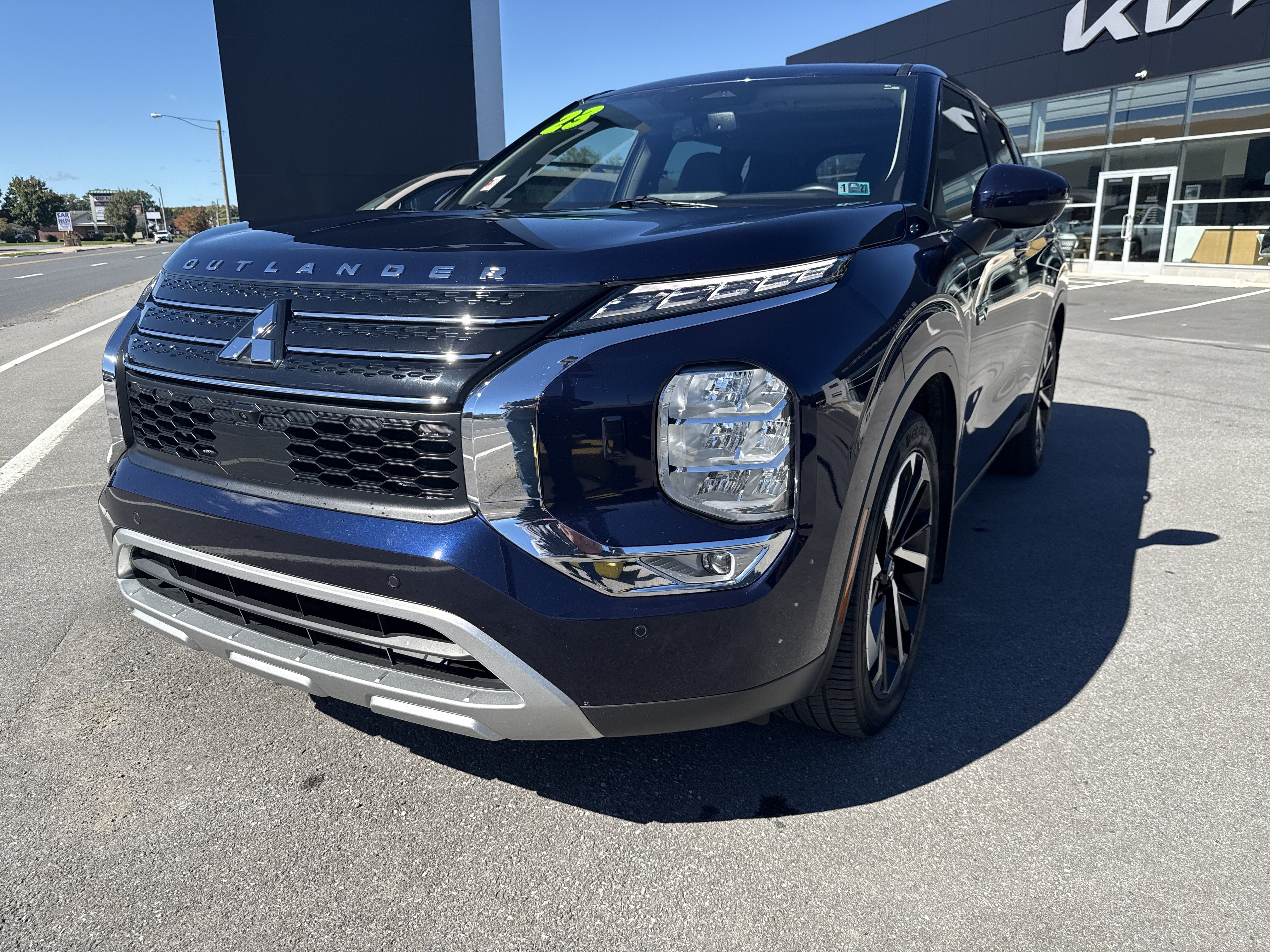 Used 2023 Mitsubishi Outlander SE AWD/4WD image 8