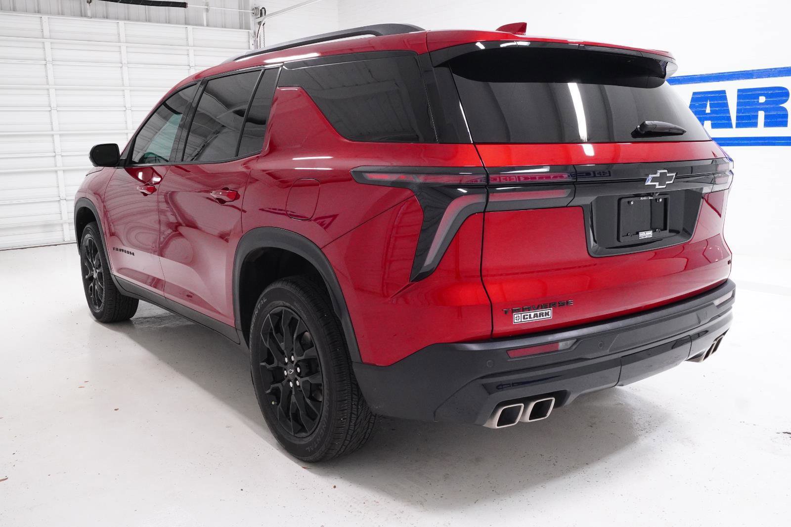 Used 2024 Chevrolet Traverse LT w/ Midnight/Sport Edition image 10