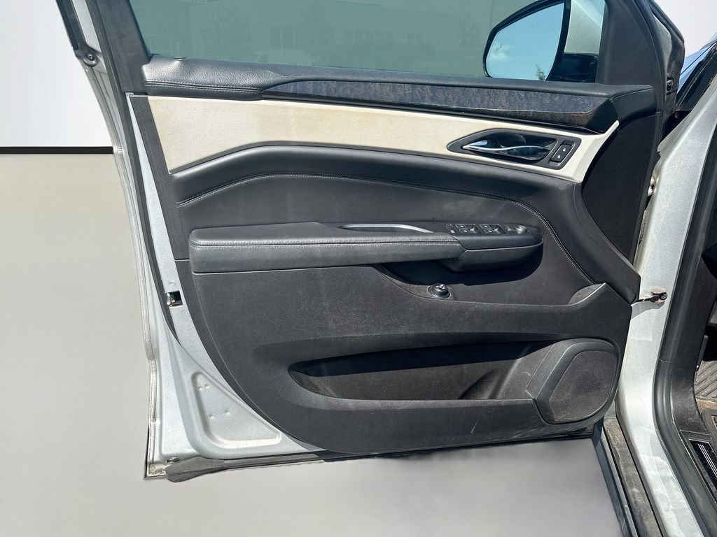 Used 2016 Cadillac SRX Luxury FWD image 28