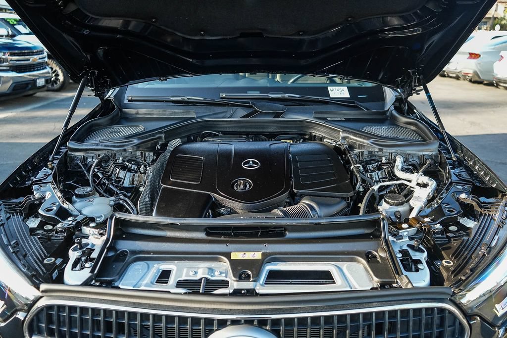 Used 2025 Mercedes-Benz GLC 300 image 27