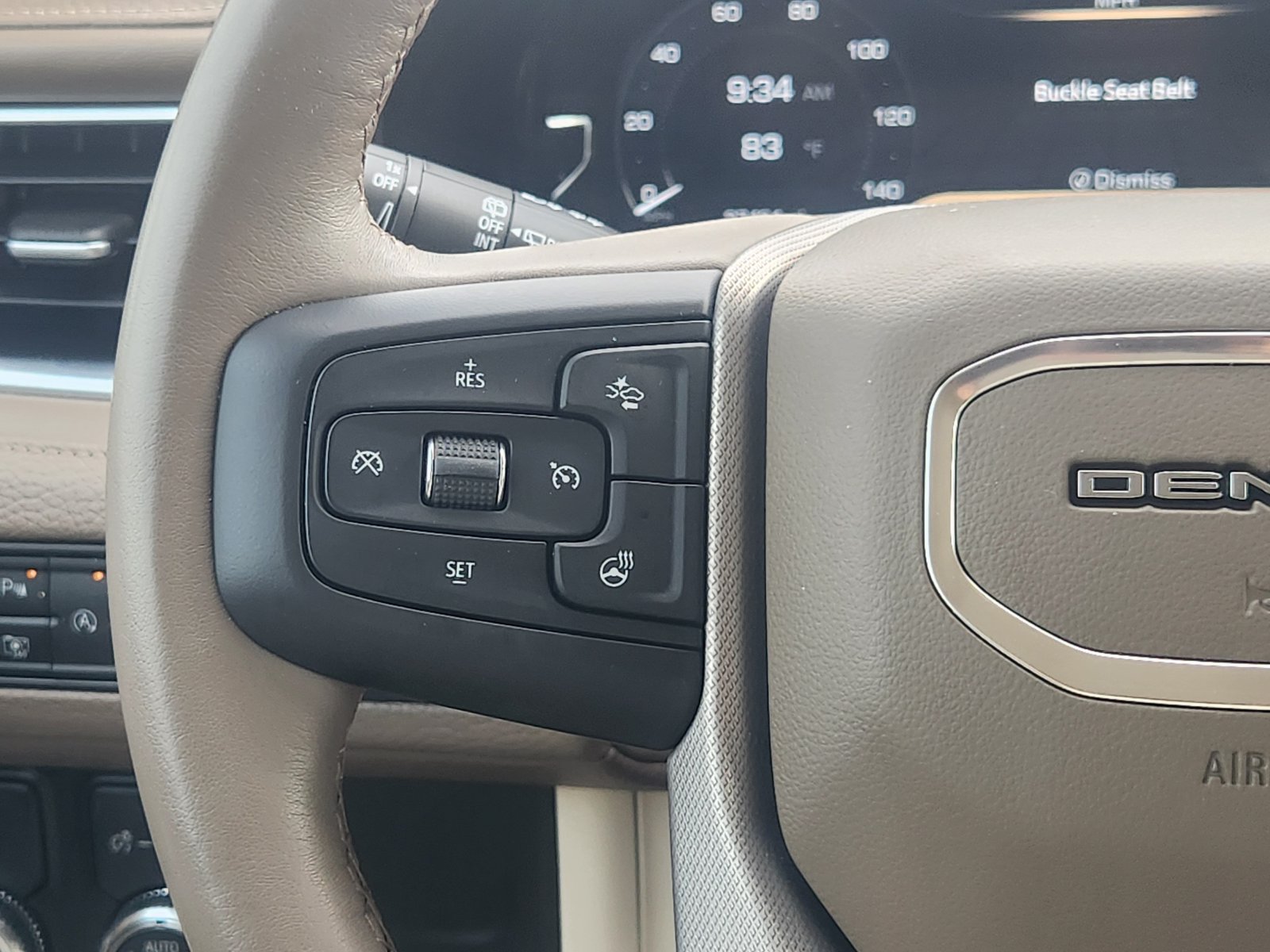 Used 2022 GMC Yukon Denali RWD image 31