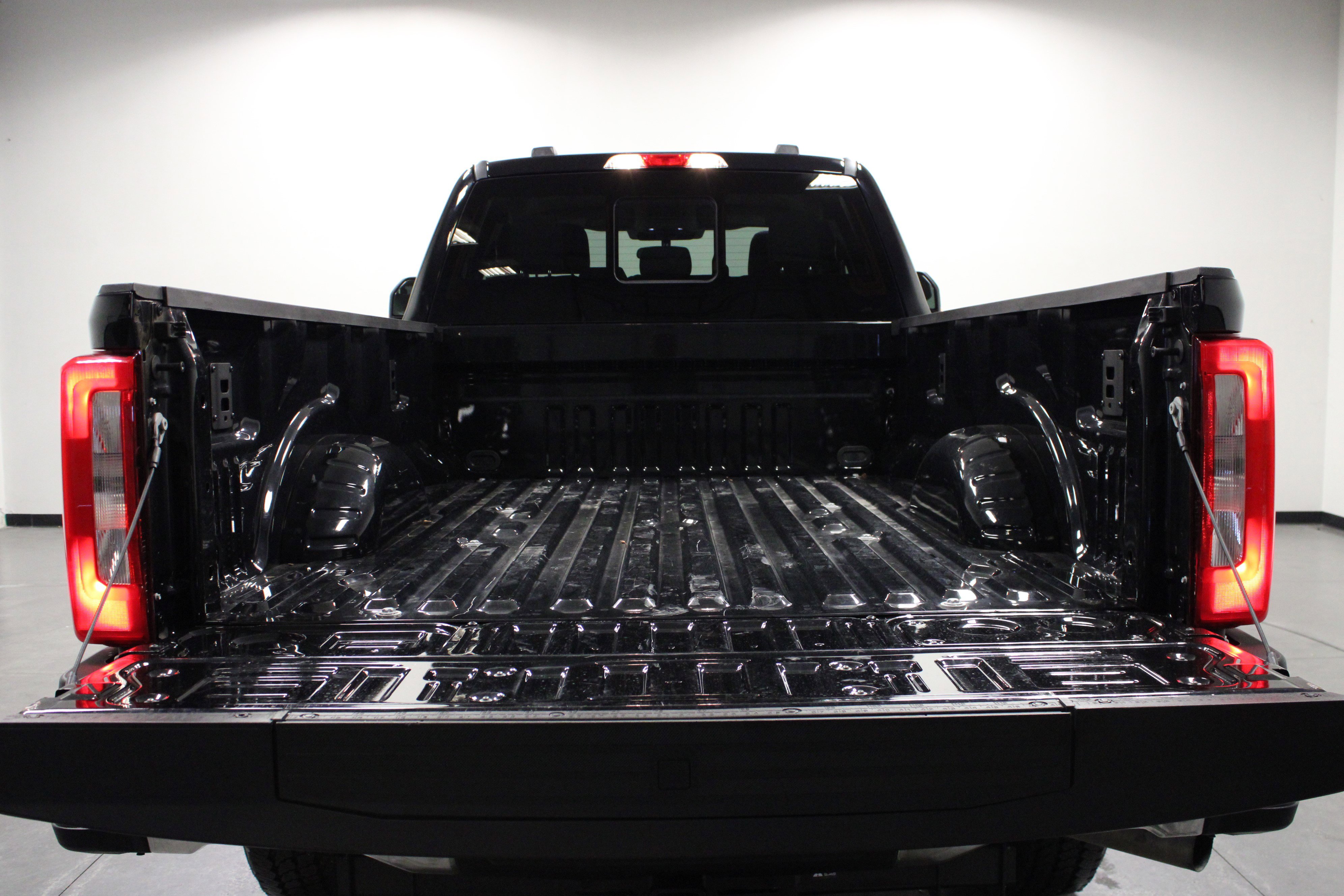 Used 2025 Ford F250 XLT image 14