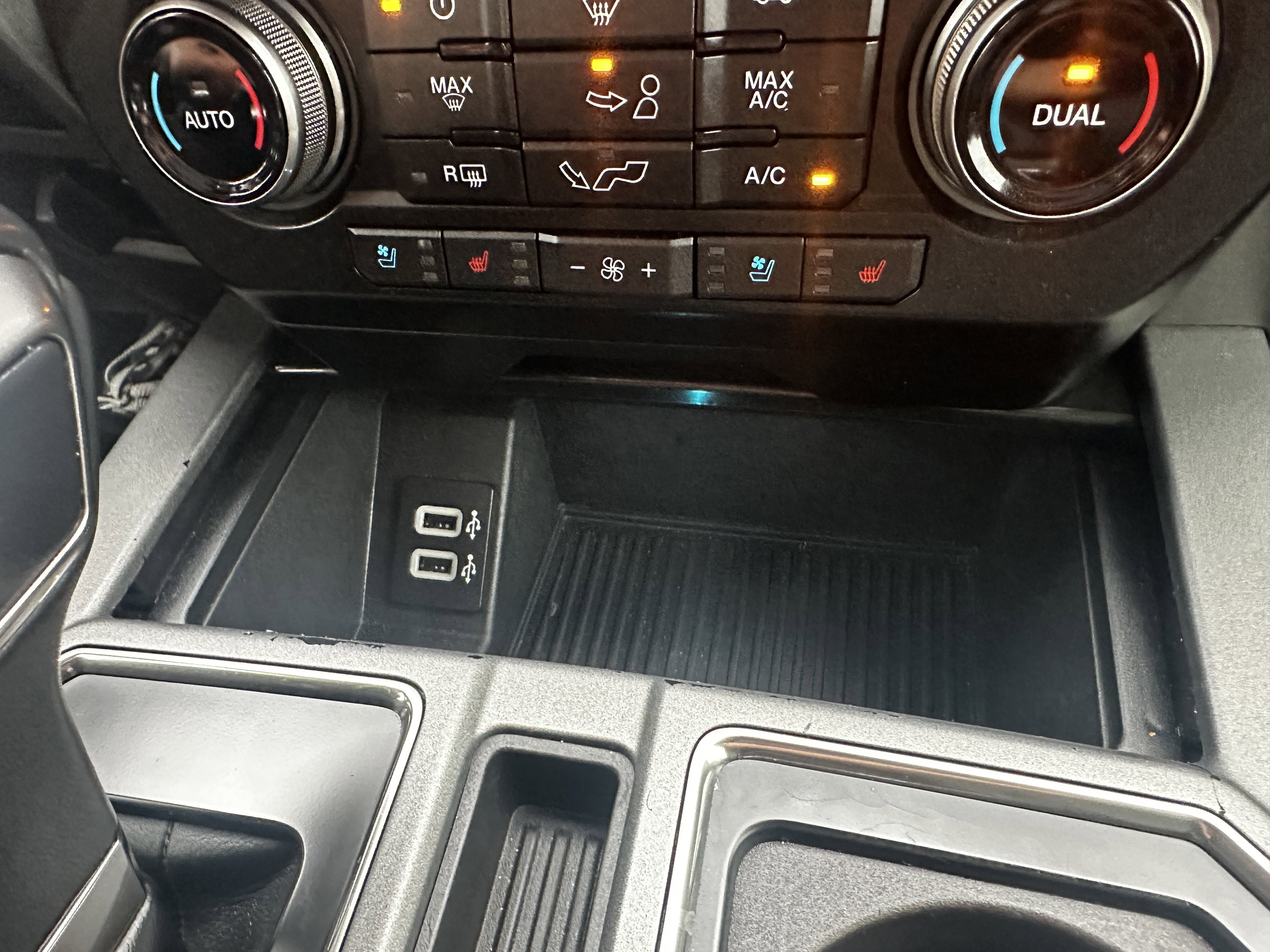 Used 2019 Ford F150 Raptor w/ Equipment Group 802A Luxury AWD/4WD image 23