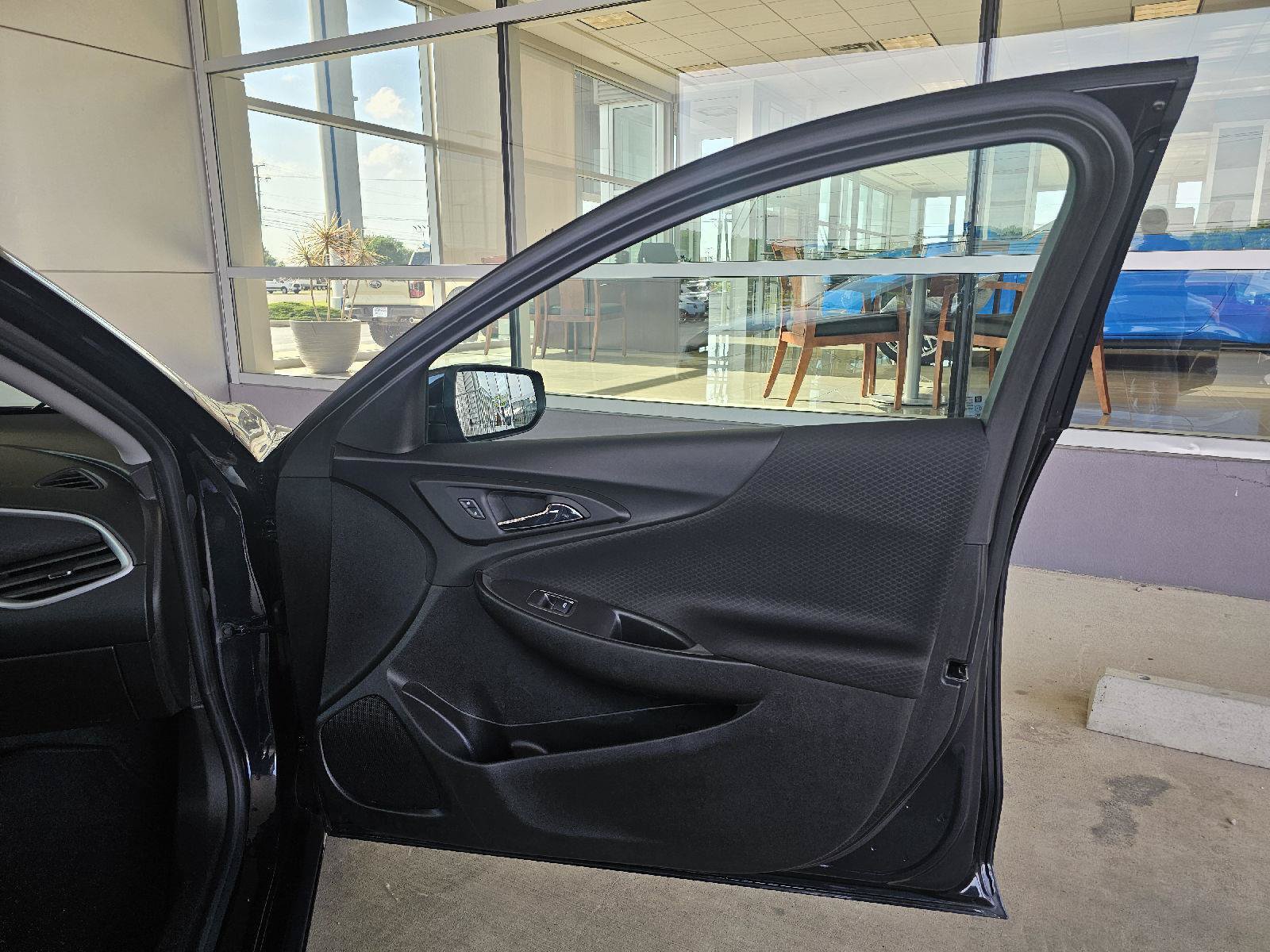 Used 2023 Chevrolet Malibu LT FWD image 11