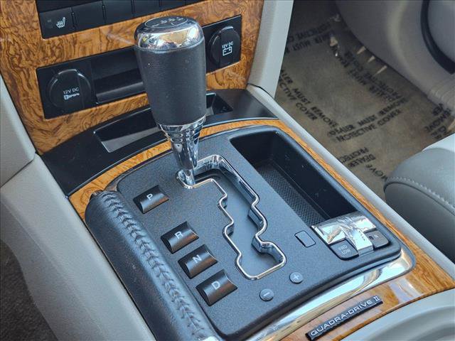 Used 2010 Jeep Grand Cherokee Limited w/ Trailer Tow Group IV AWD/4WD image 12