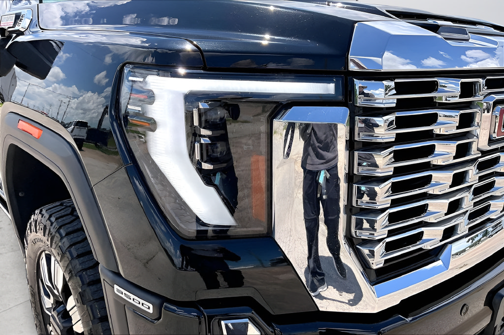 Used 2024 GMC Sierra 3500 Denali w/ Denali Reserve Package AWD/4WD image 33