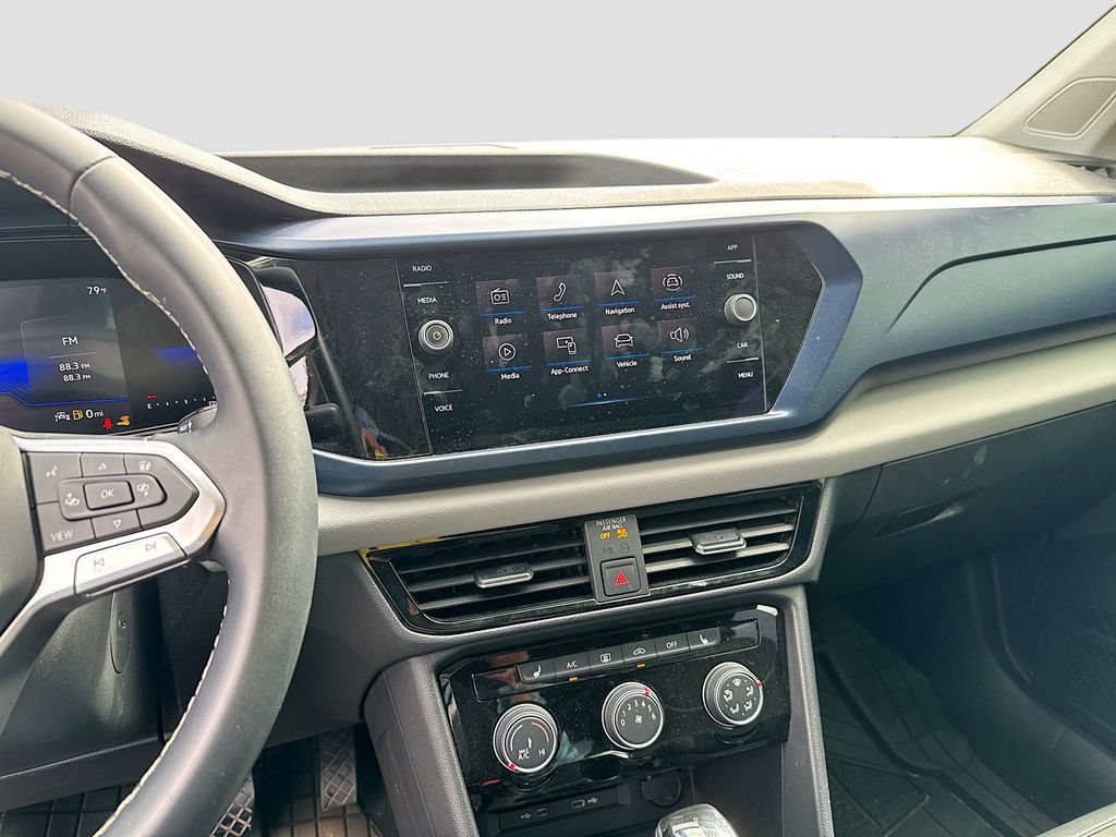 Used 2023 Volkswagen Taos SE w/ Panoramic Sunroof Package FWD image 12