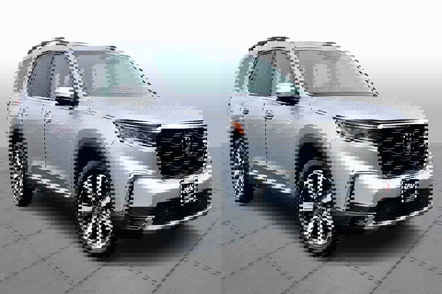 Used 2024 Honda Pilot Elite image 3