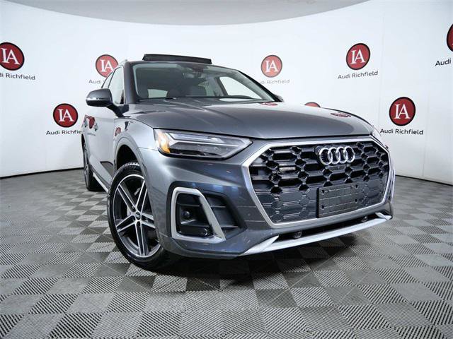 Used 2024 Audi Q5 e Premium Plus w/ Premium Plus Package image 2