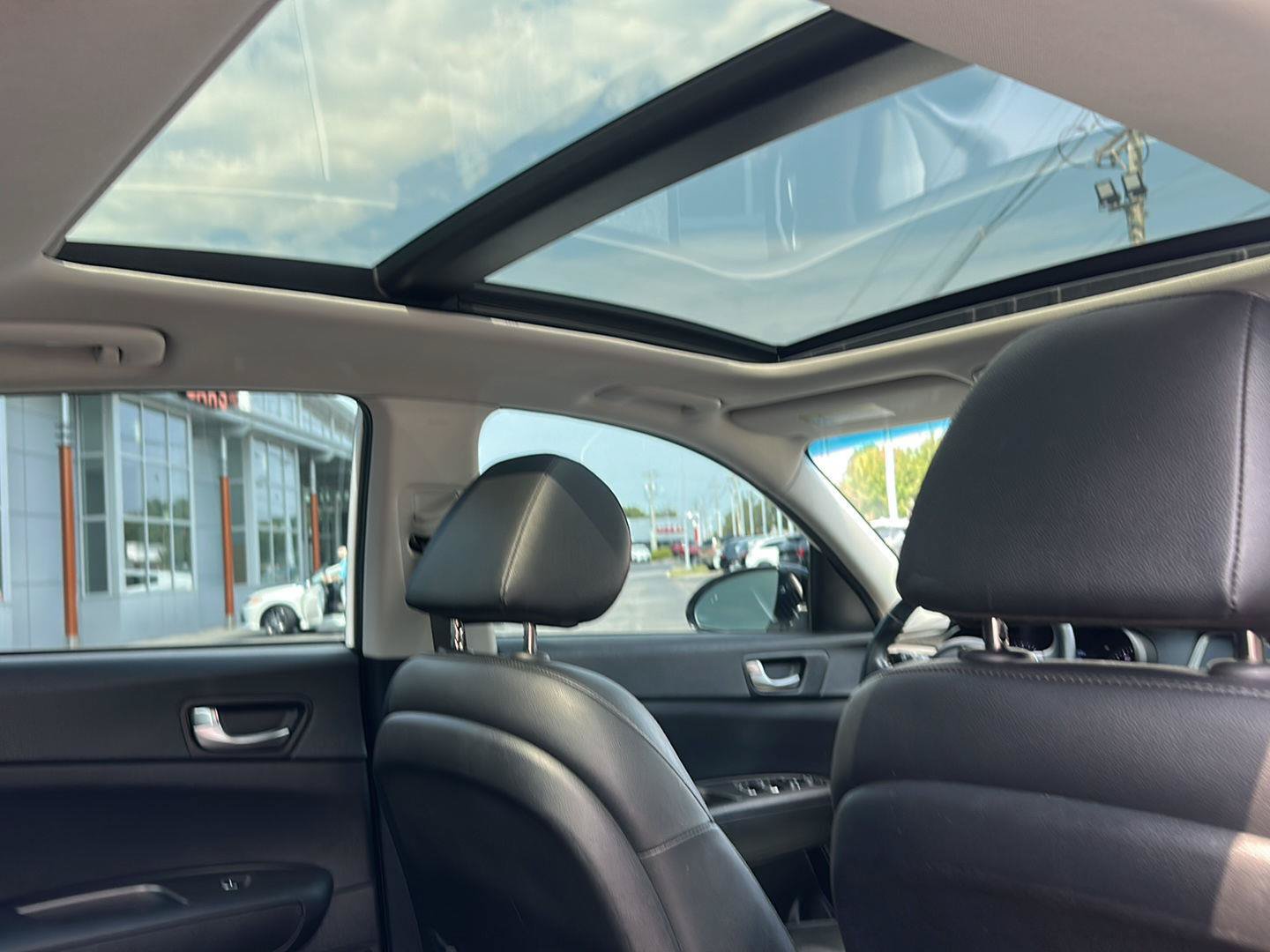 Used 2020 Kia Optima SE FWD image 14