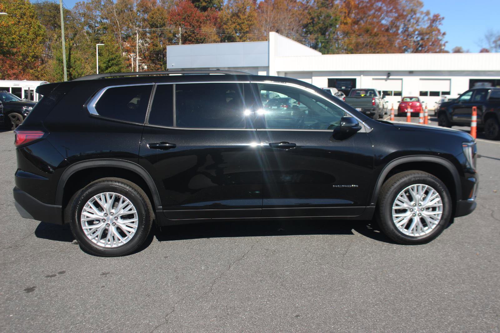 New 2025 GMC Acadia Elevation w/ Elevation Premium Package image 8