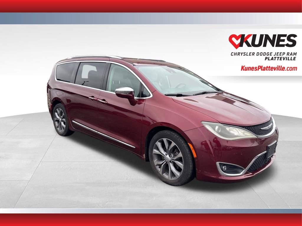 Used 2017 Chrysler Pacifica Limited w/ UConnect Theater Package FWD image 1