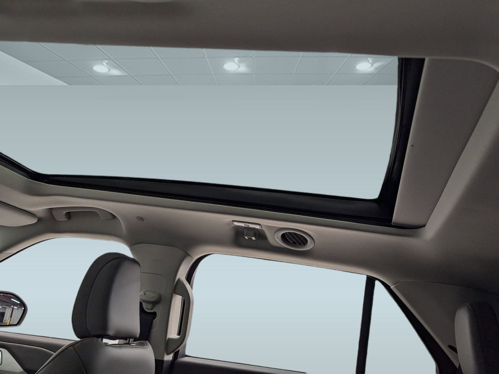 New 2026 Ford Explorer Active w/ Active Comfort Package image 20