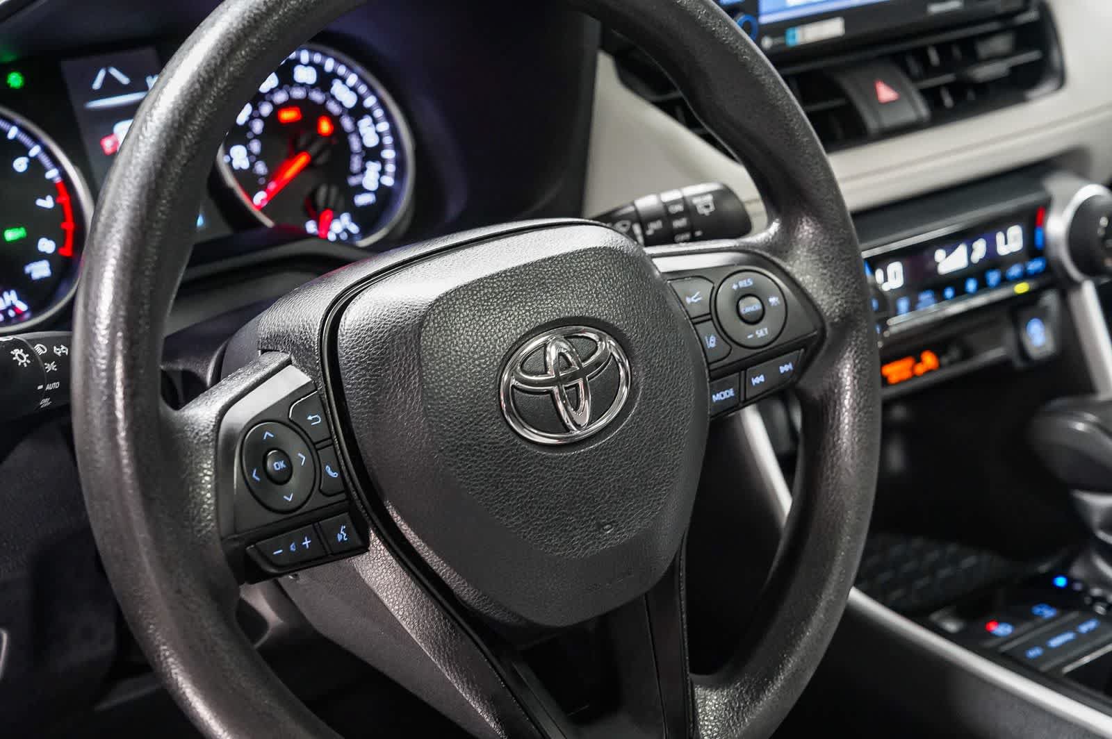 Certified 2022 Toyota RAV4 XLE w/ Convenience Package FWD image 22
