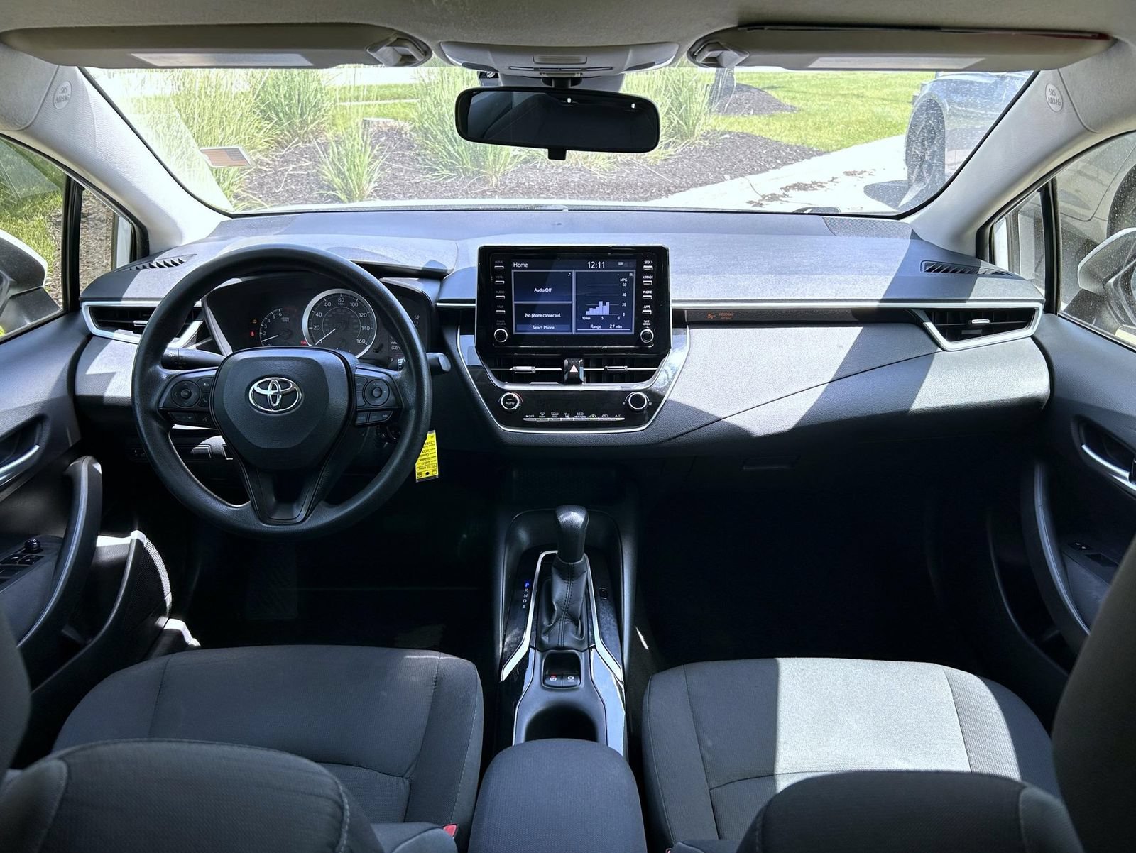 Used 2020 Toyota Corolla LE FWD image 12