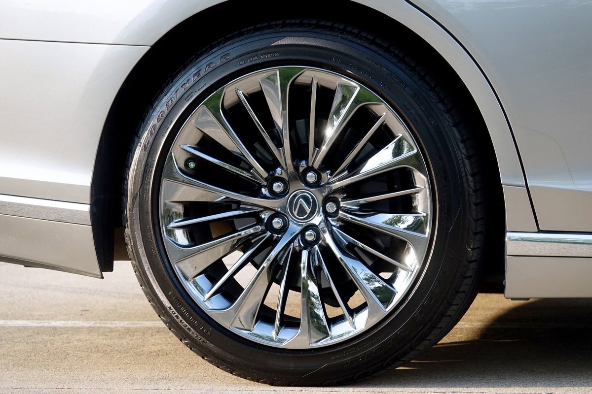 Used 2019 Lexus LS 500 image 29