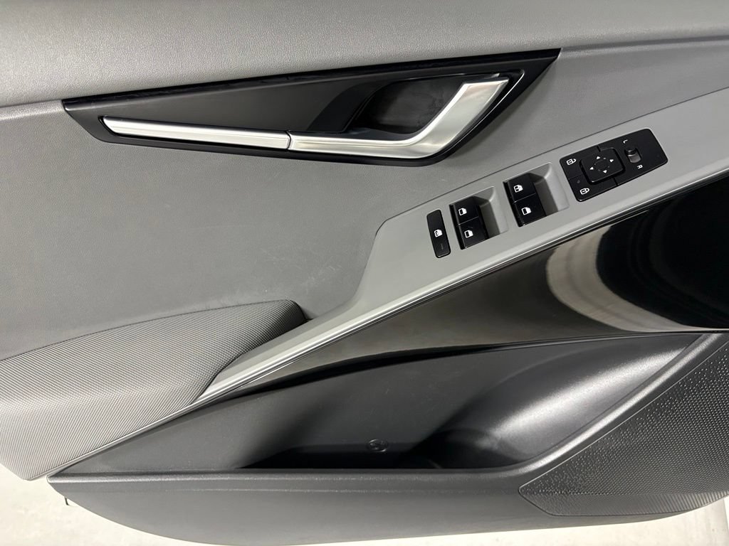 Used 2024 Kia Niro EX FWD image 20