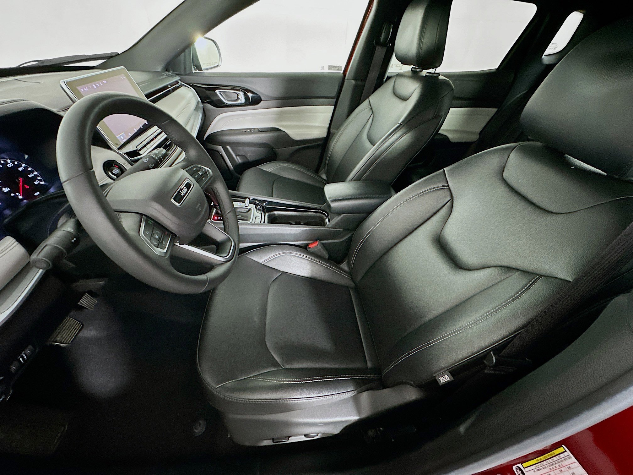 Used 2025 Jeep Compass Limited image 13