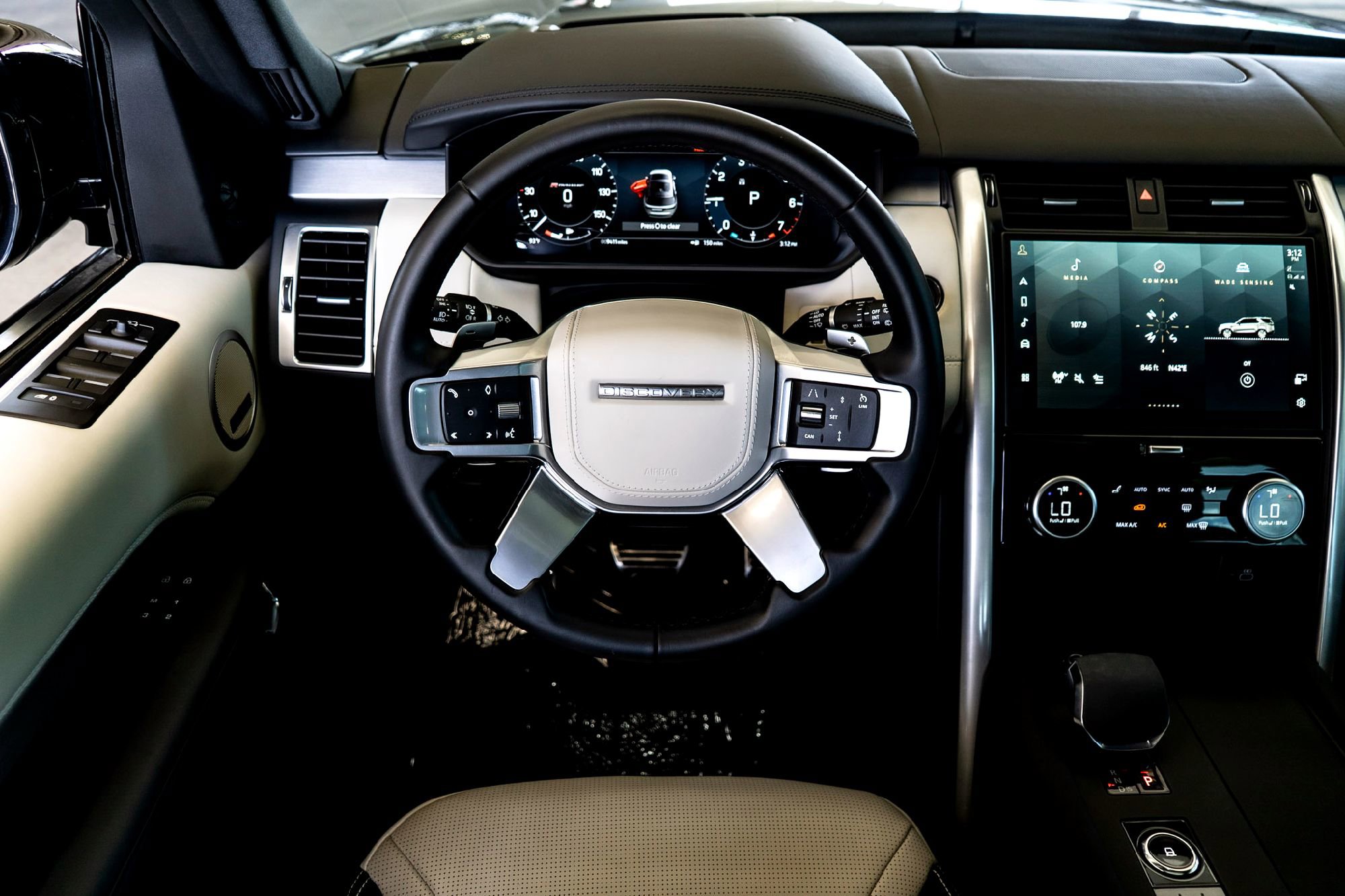 Used 2023 Land Rover Discovery HSE R-Dynamic image 30