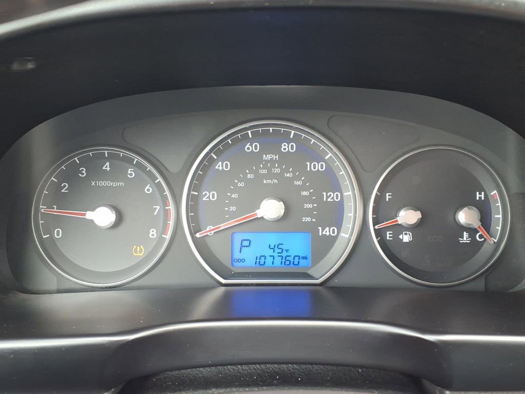 Used 2011 Hyundai Santa Fe SE image 30