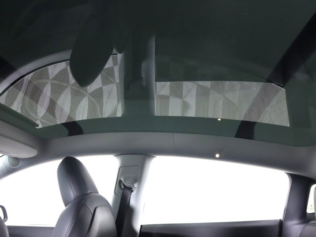 Used 2020 Tesla Model Y Long Range image 32