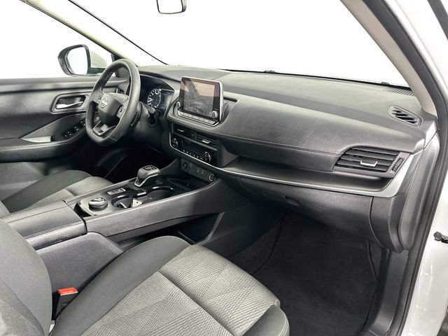 Used 2025 Nissan Rogue SV AWD/4WD image 28