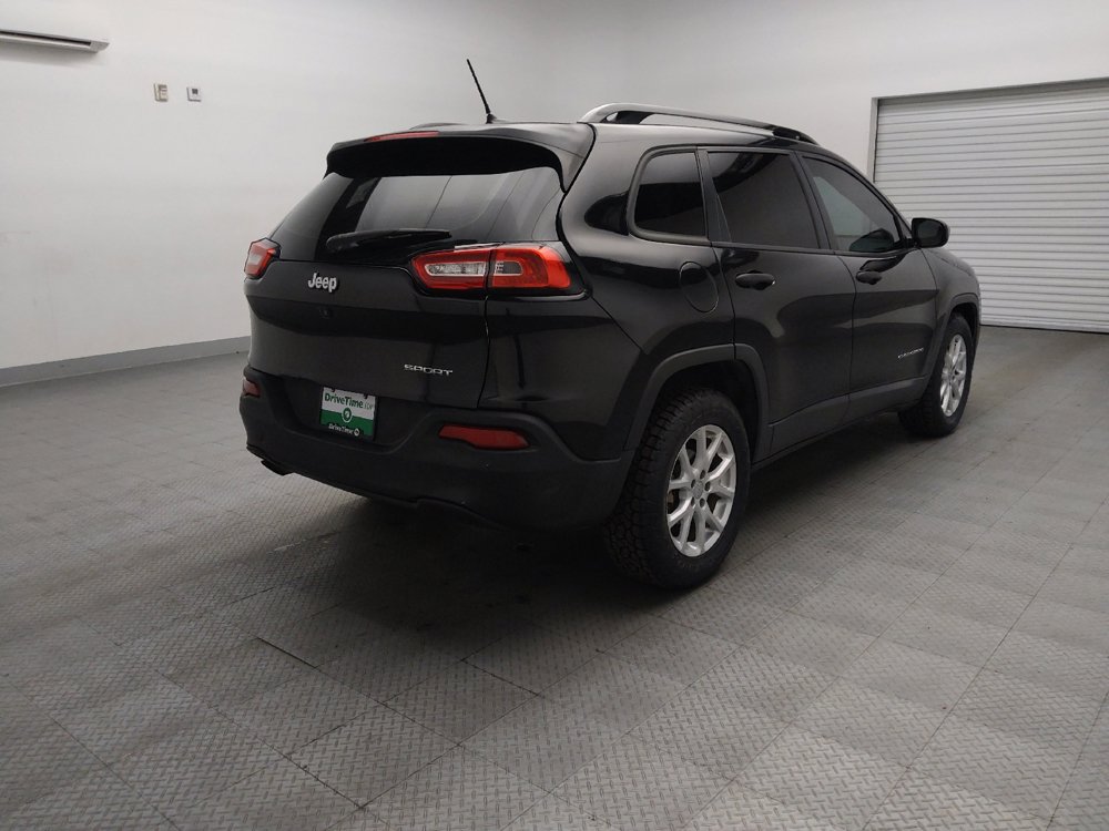 Used 2016 Jeep Cherokee Sport FWD image 9