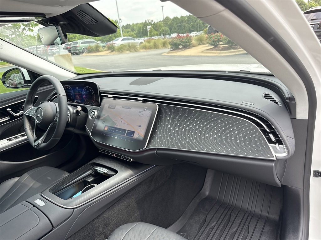 Used 2025 Mercedes-Benz E 350 4MATIC Sedan image 21