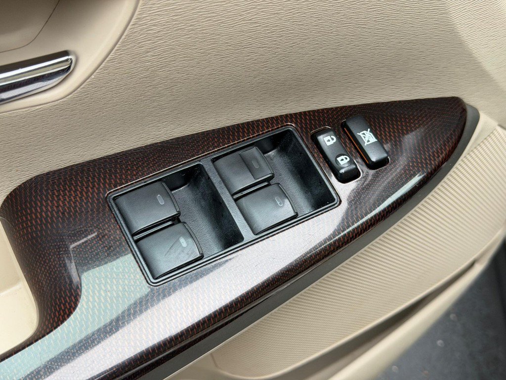 Used 2012 Toyota Venza LE FWD image 15