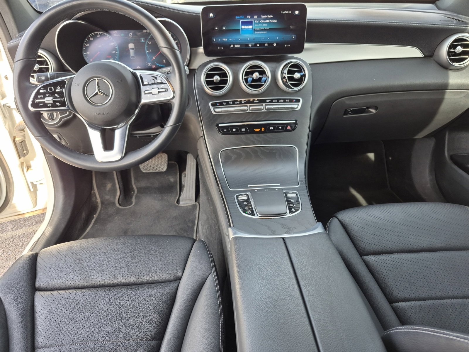 Used 2023 Mercedes-Benz GLC 300 4MATIC Coupe image 20