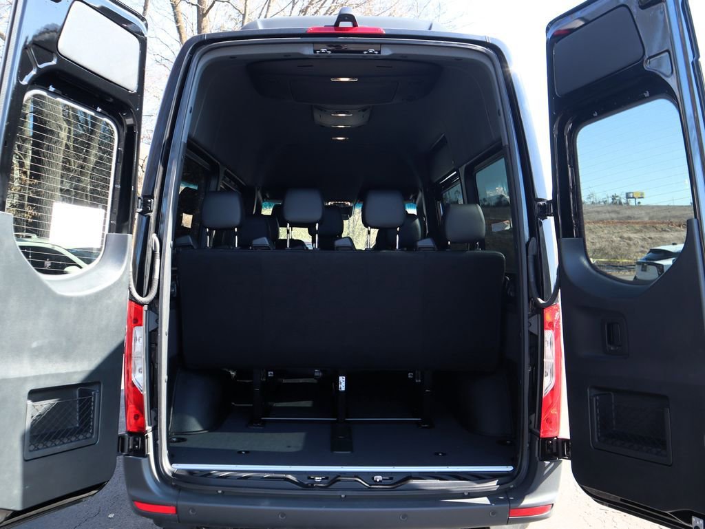 Used 2024 Mercedes-Benz Sprinter 2500 image 6