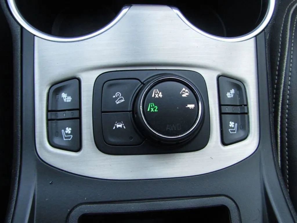 Used 2018 GMC Terrain Denali w/ Comfort Package image 21