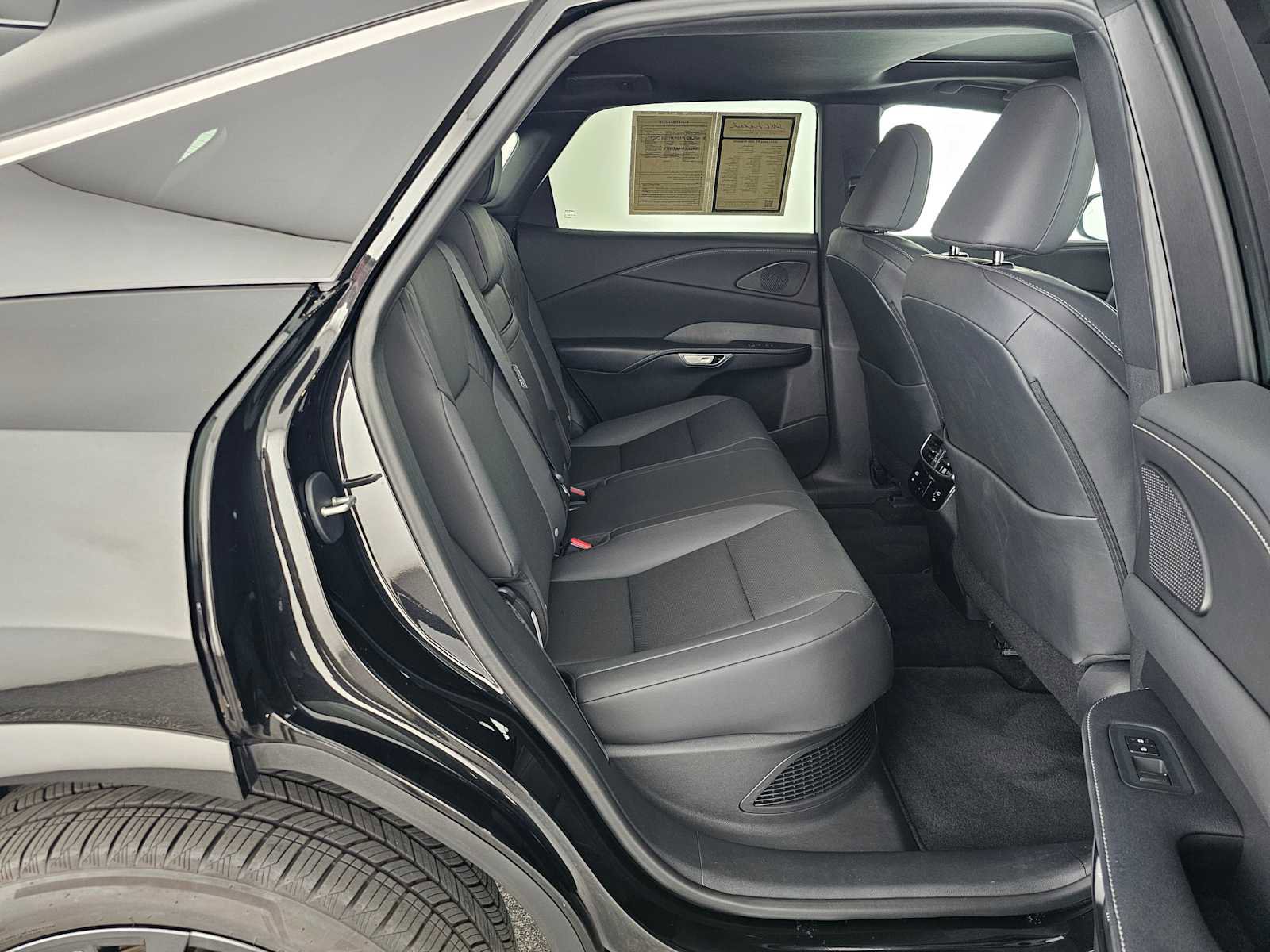 Certified 2025 Lexus RX 350h w/ Convenience Package image 11