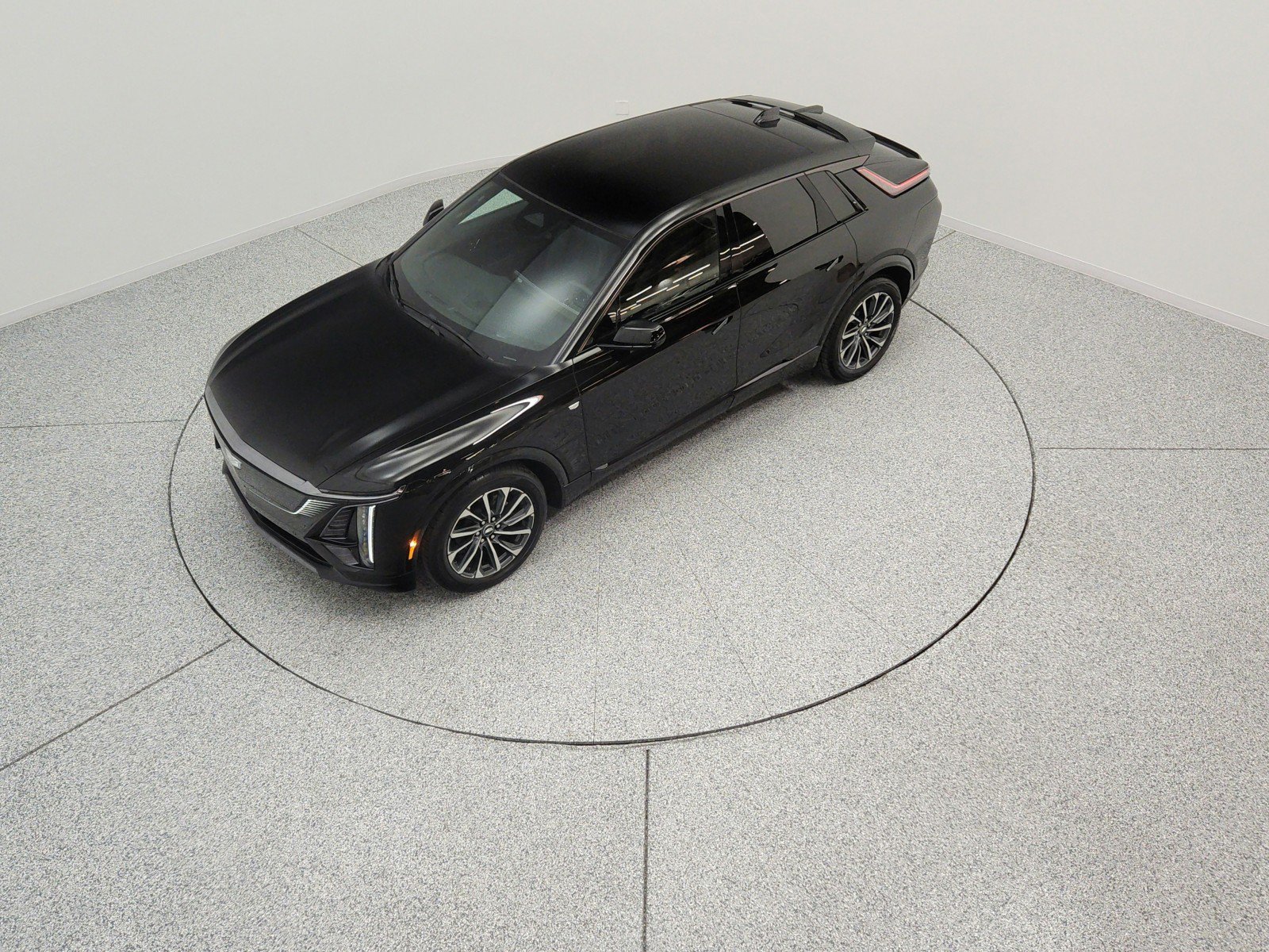 Used 2024 Cadillac Lyriq Sport RWD image 9
