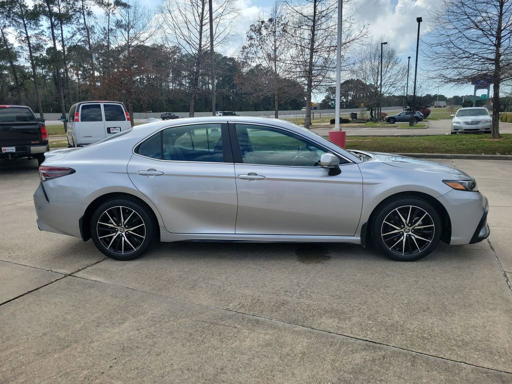 Certified 2024 Toyota Camry SE w/ Convenience Package image 9