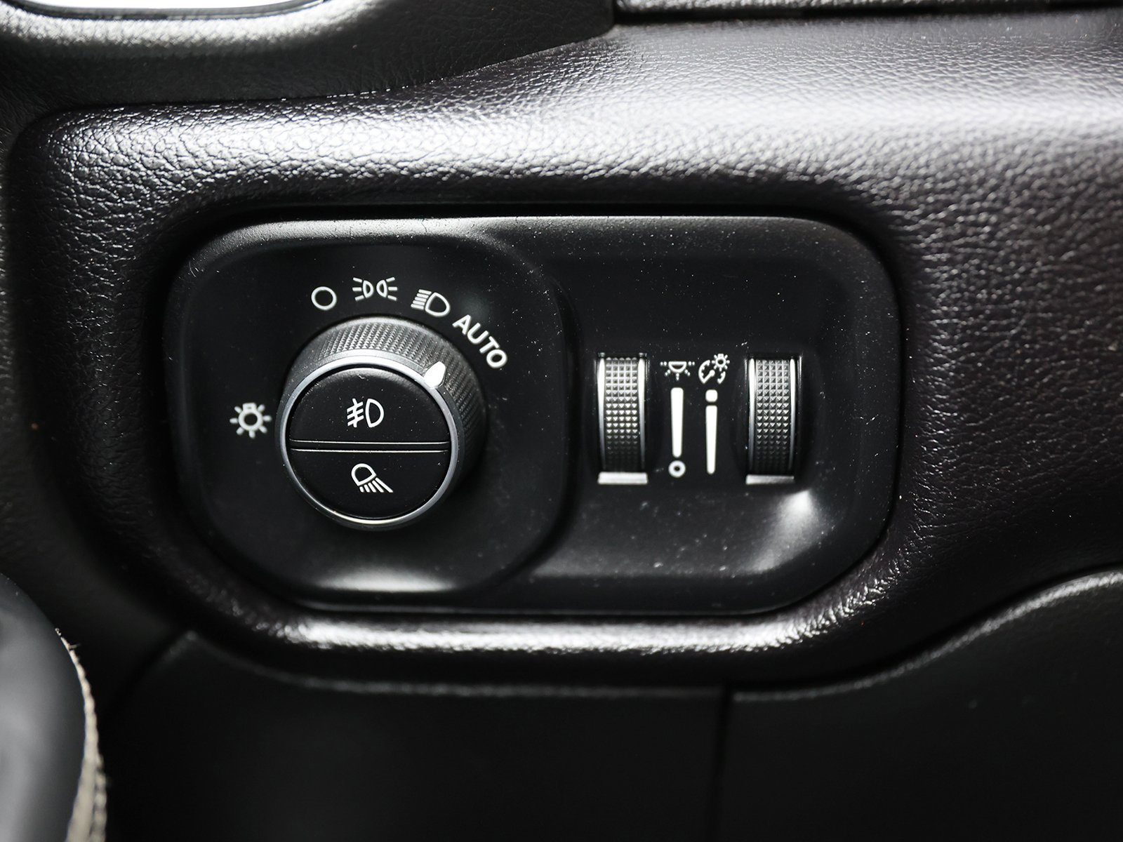 Used 2024 RAM 2500 Laramie w/ Safety Group image 37