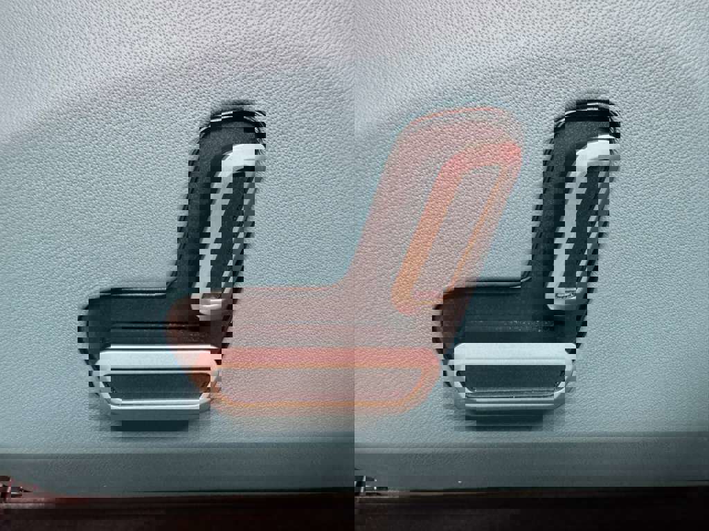 Used 2024 Ferrari Purosangue image 31