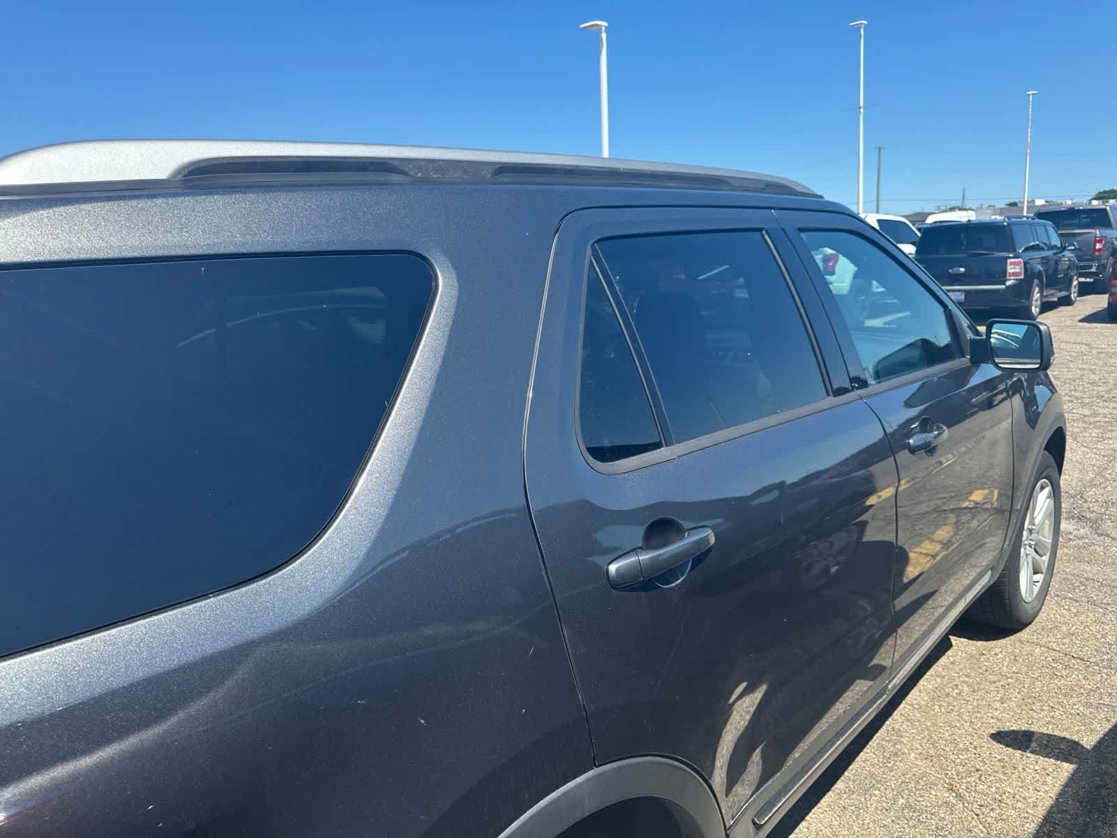 Used 2018 Ford Explorer XLT w/ Equipment Group 201A AWD/4WD image 25