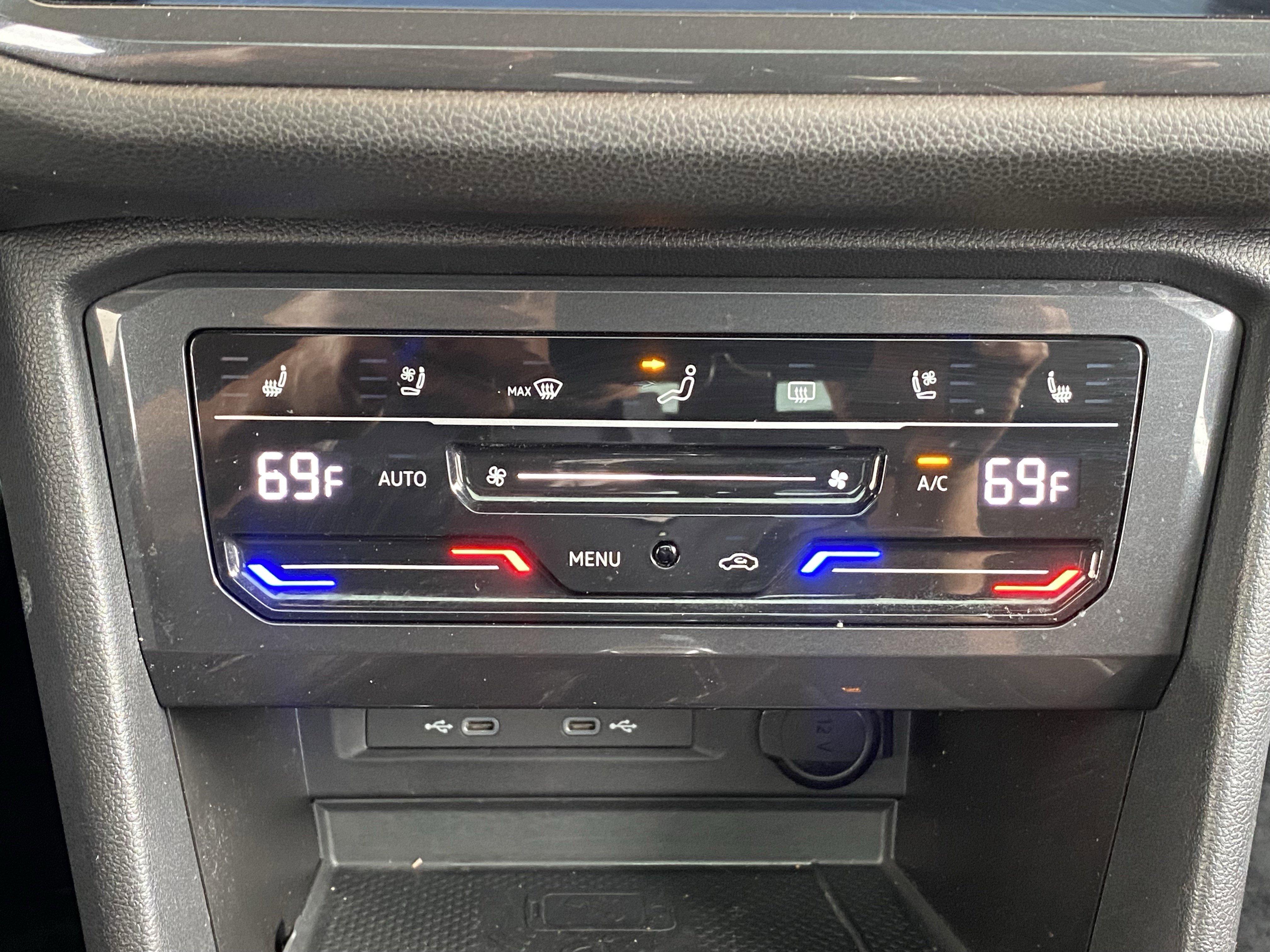 Used 2023 Volkswagen Tiguan SEL R-Line image 27