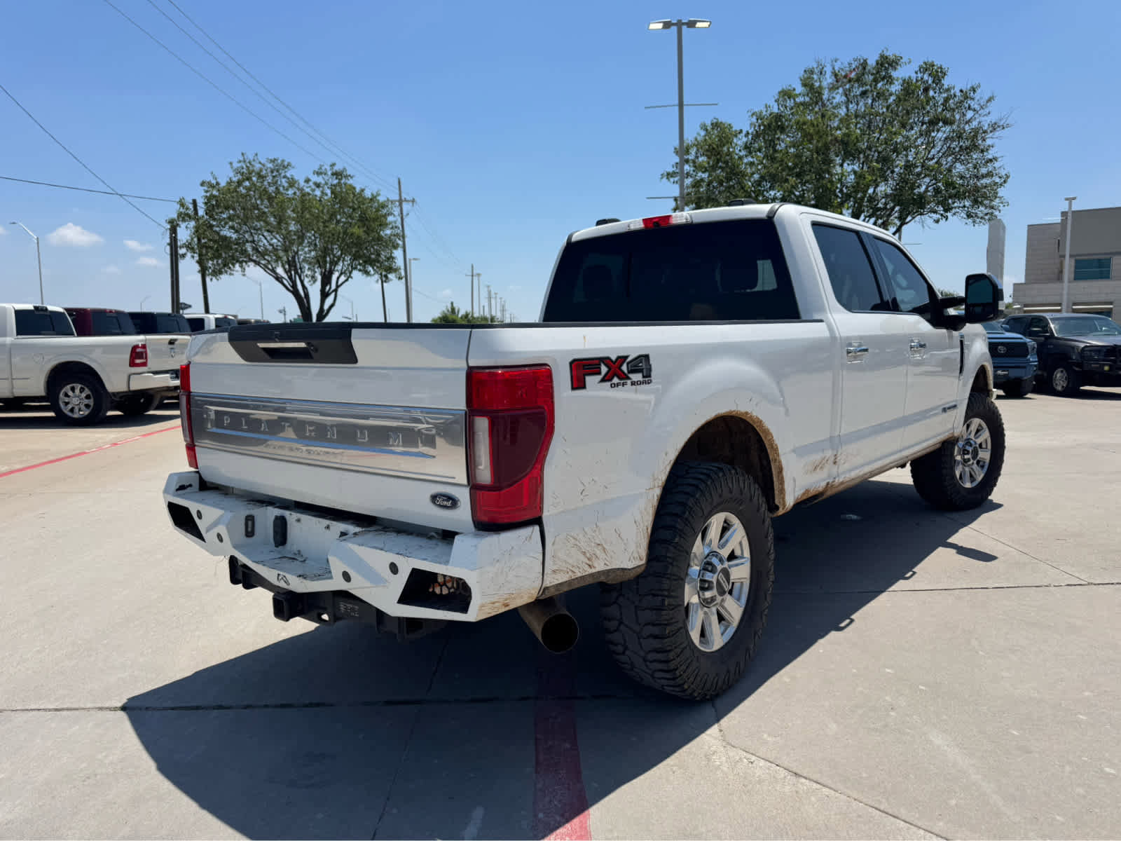 Used 2021 Ford F250 Platinum w/ FX4 Off-Road Package AWD/4WD image 3