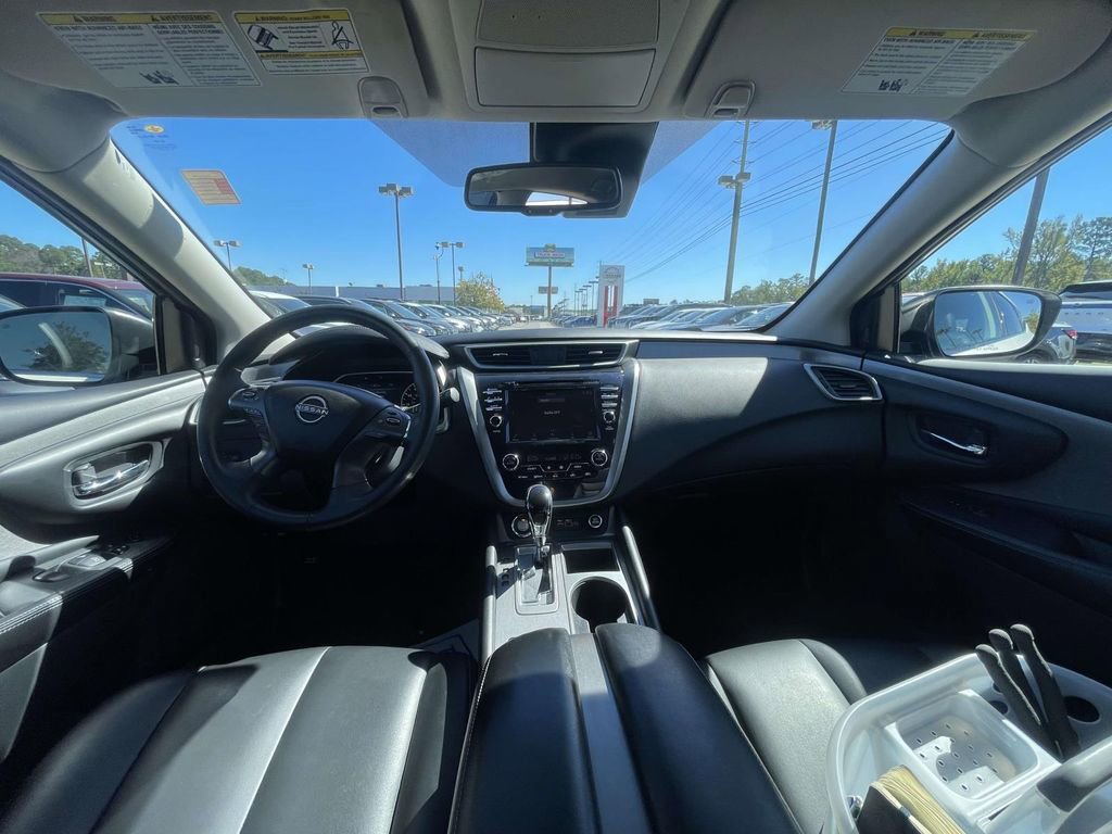 Used 2023 Nissan Murano SV w/ SV Midnight Edition Package image 16