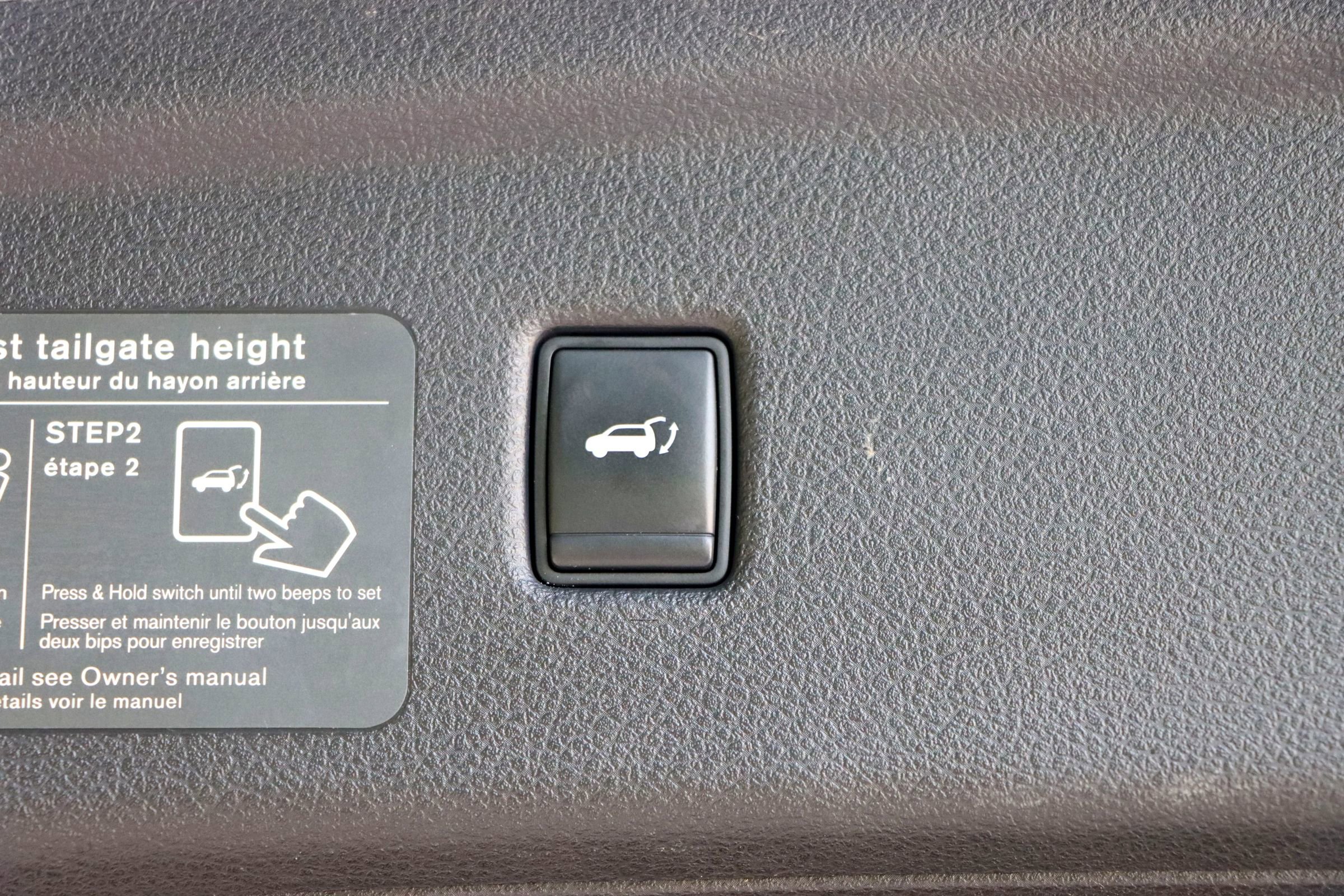 Used 2019 INFINITI QX50 Luxe w/ Protection Package FWD image 25