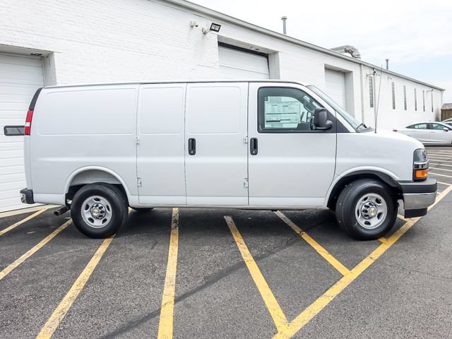 New 2026 Chevrolet Express 2500 w/ Communications Package RWD image 5