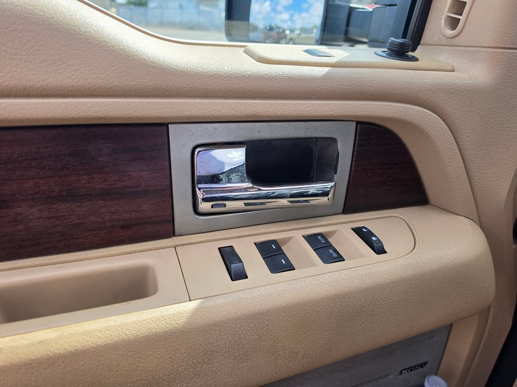 Used 2014 Ford F150 King Ranch w/ King Ranch Luxury Package RWD image 19