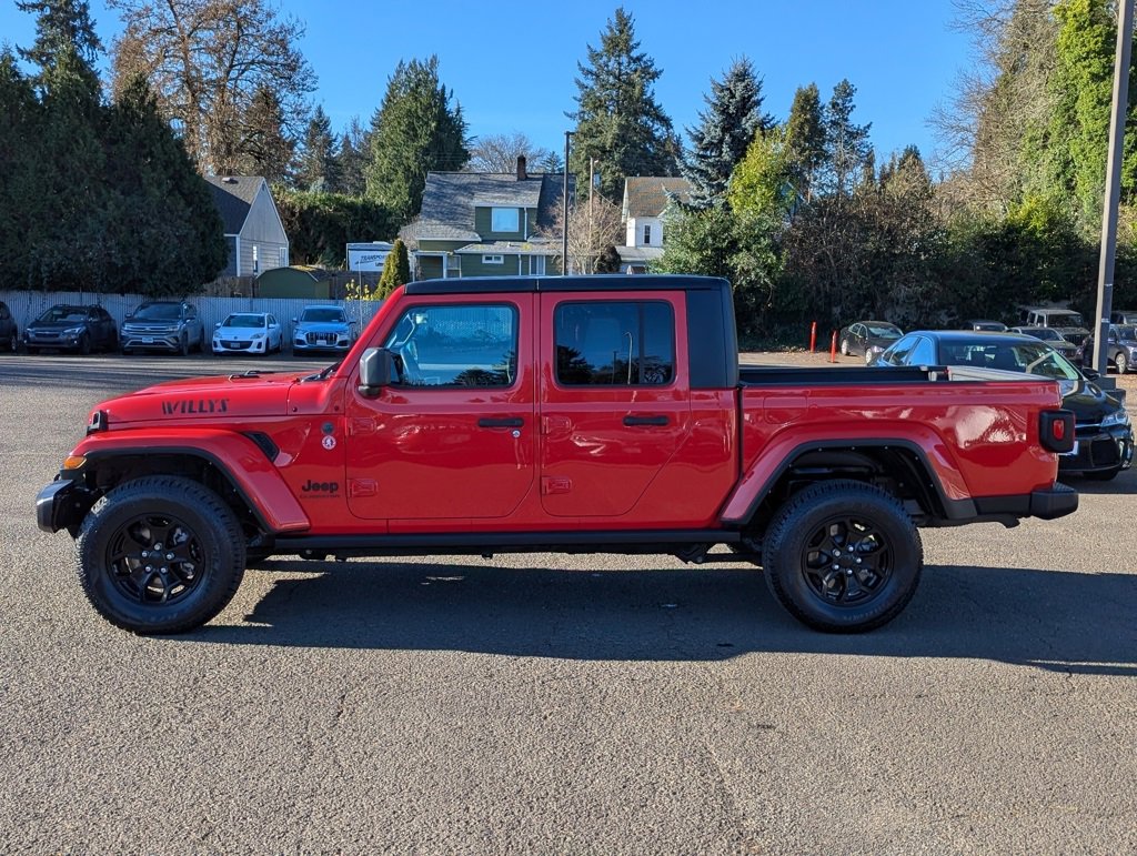 Used 2022 Jeep Gladiator Willys image 2