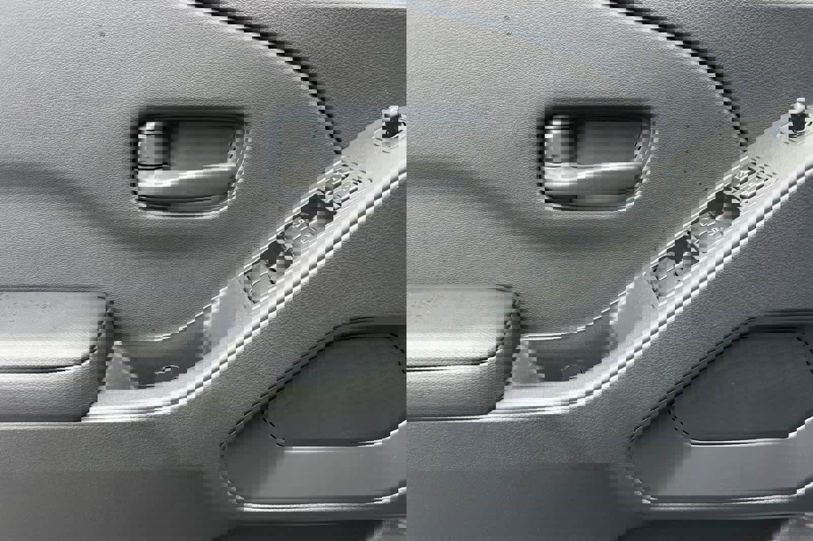 New 2026 Nissan Frontier SV w/ SV Convenience Package image 12