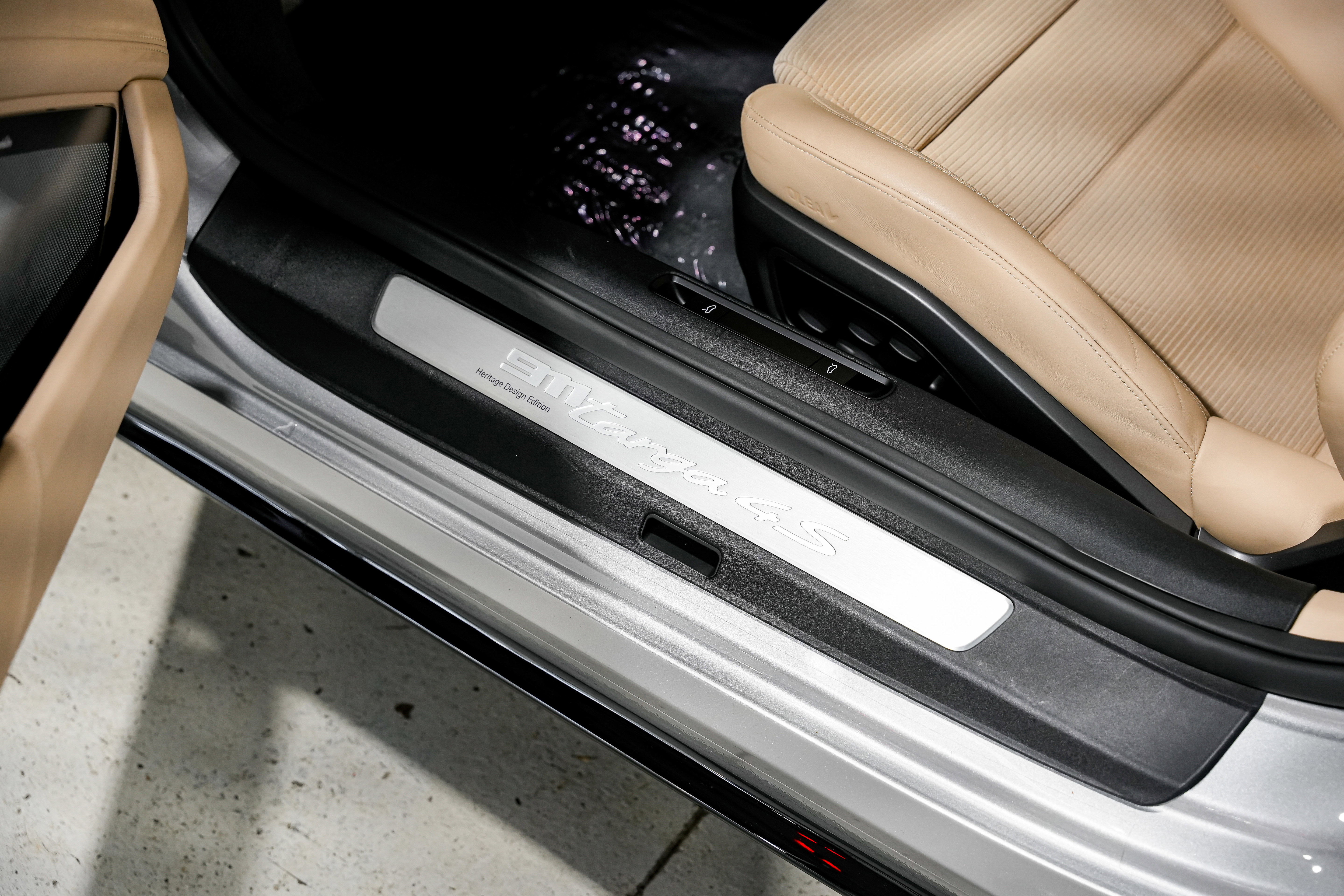 Used 2021 Porsche 911 Targa 4S Heritage Design image 32